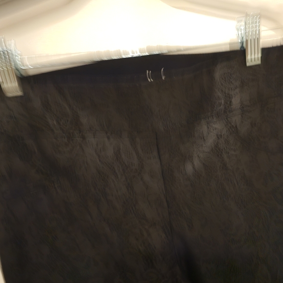 SLIM FACTOR BY INVESTMENTS BLACK LACE FAUX LEATHER BLACK LEGGINGS NEW SIZE S - Picture 4 of 7